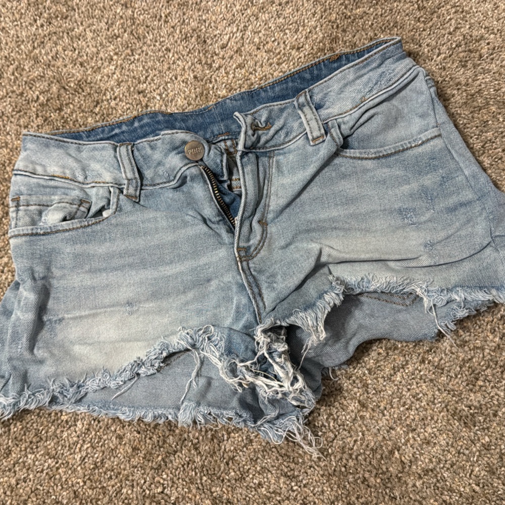 Pink shorts unsure of exact size but fit a 4/6